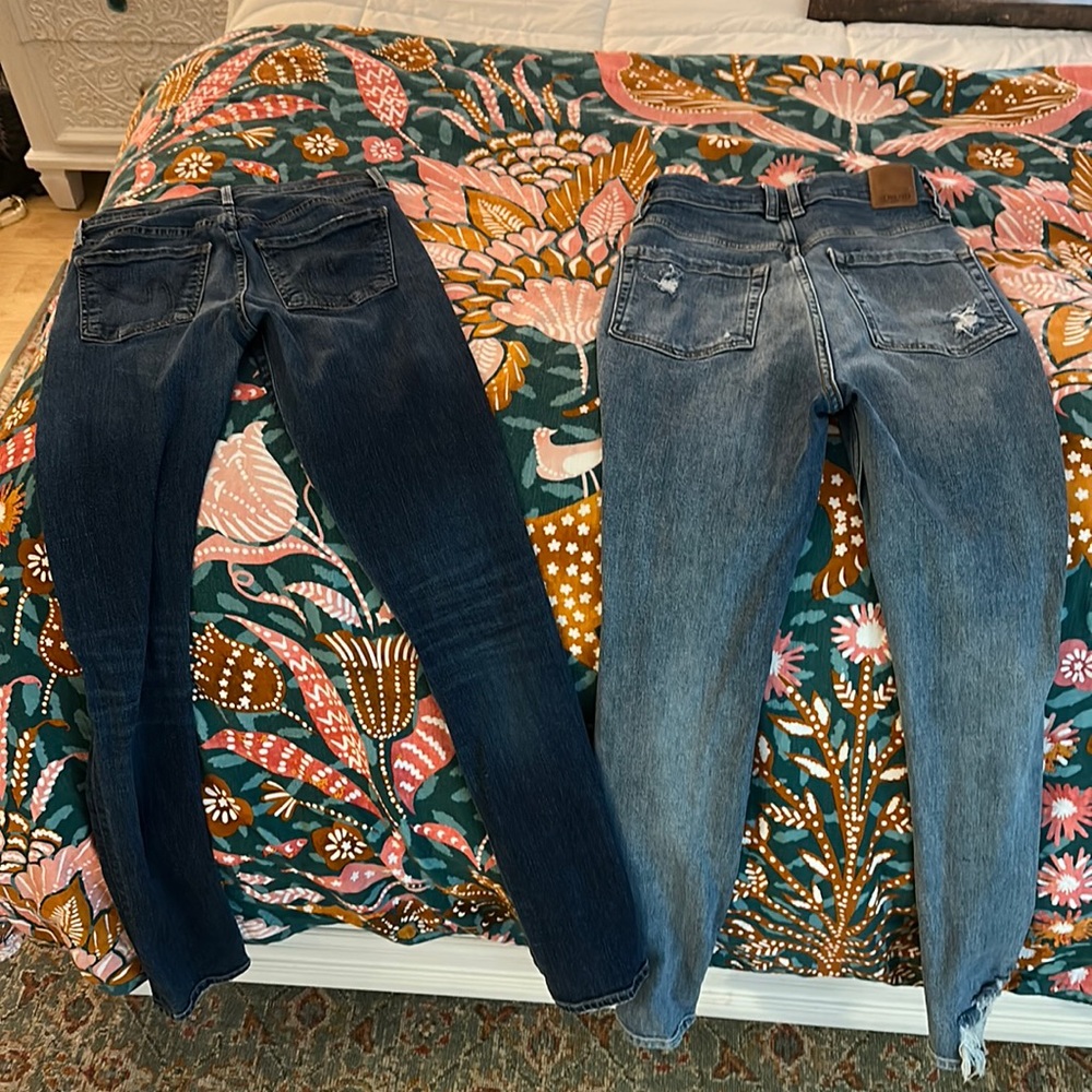 Two pair of size 26 jeans for one price!  👖👖